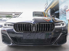 Glossy Black Front Kidney Grille Grill for BMW 5 Series G30 LCI 2021up W/ Camera